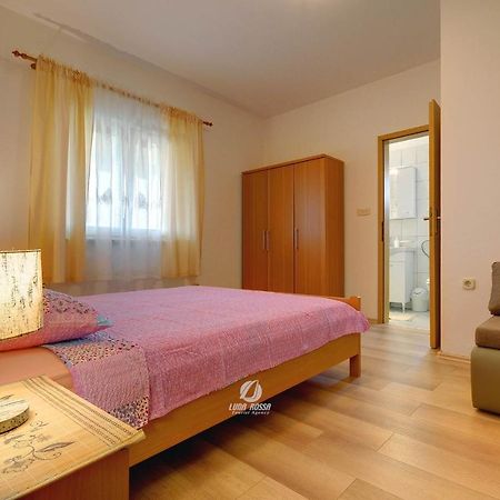 Apartment Mladenka Пула Екстер'єр фото