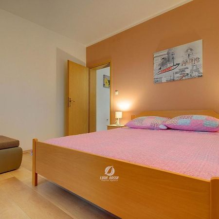 Apartment Mladenka Пула Екстер'єр фото