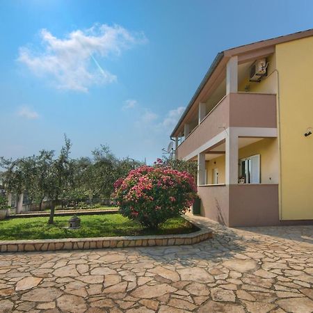 Apartment Mladenka Пула Екстер'єр фото