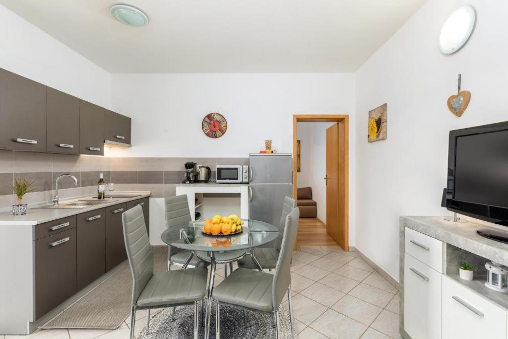 Apartment Mladenka Пула Екстер'єр фото