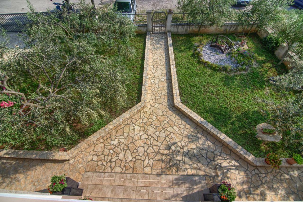Apartment Mladenka Пула Екстер'єр фото