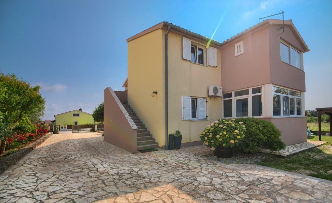 Apartment Mladenka Пула Екстер'єр фото
