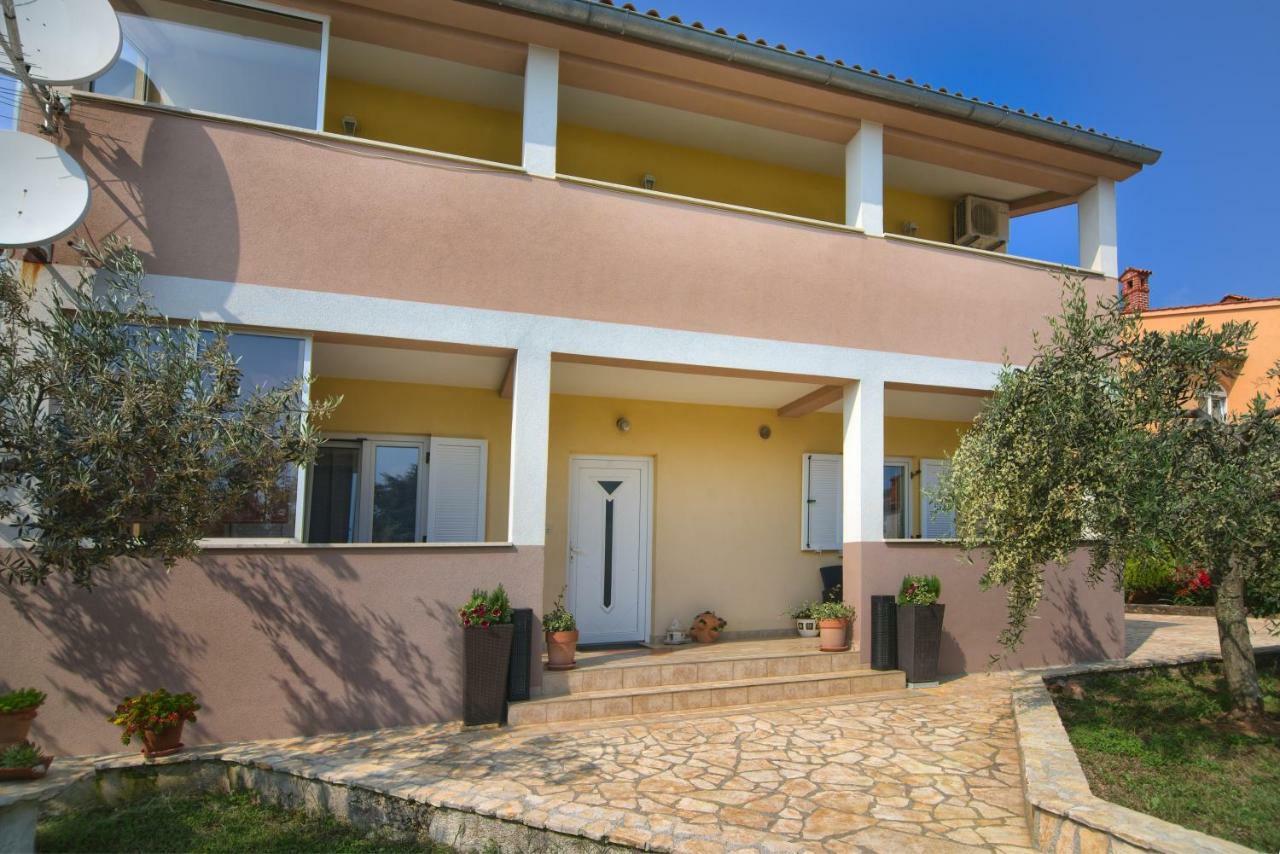 Apartment Mladenka Пула Екстер'єр фото