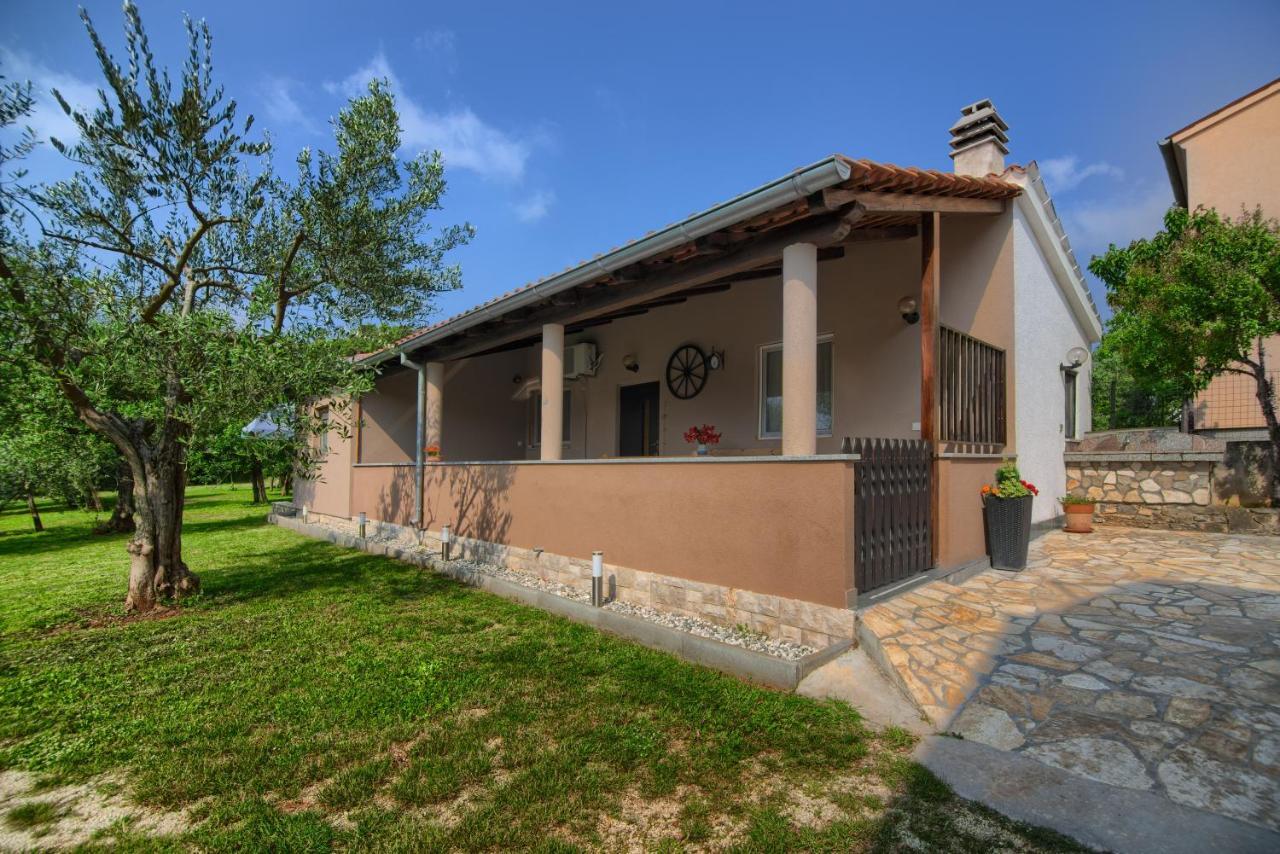 Apartment Mladenka Пула Екстер'єр фото
